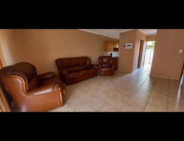 2 BEDROOM TOWNHOUSE FOR SALE IN THE ORCHARDS